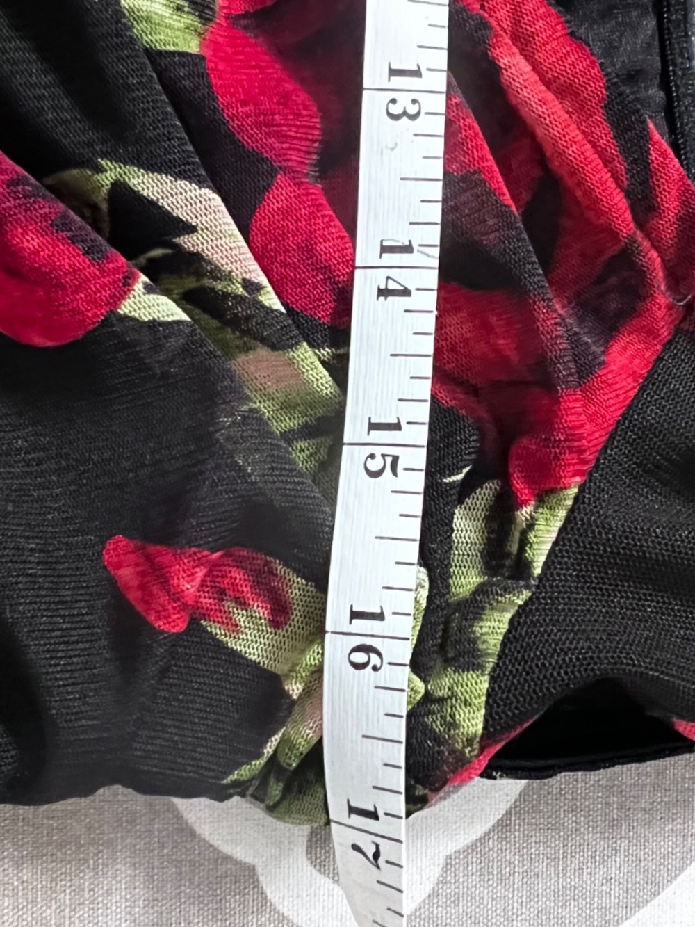 🔥 Fashion Nova Ruched Floral Bodycon Dress – Size XL – Red Roses on Black - Picture 10 of 11